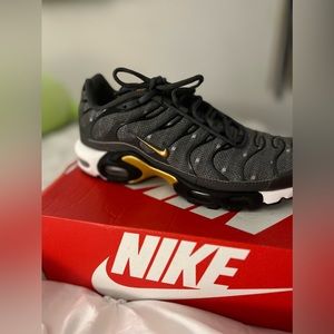 NIKE AIR MAX PLUS  SE